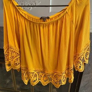 Women’s top from Ambiance